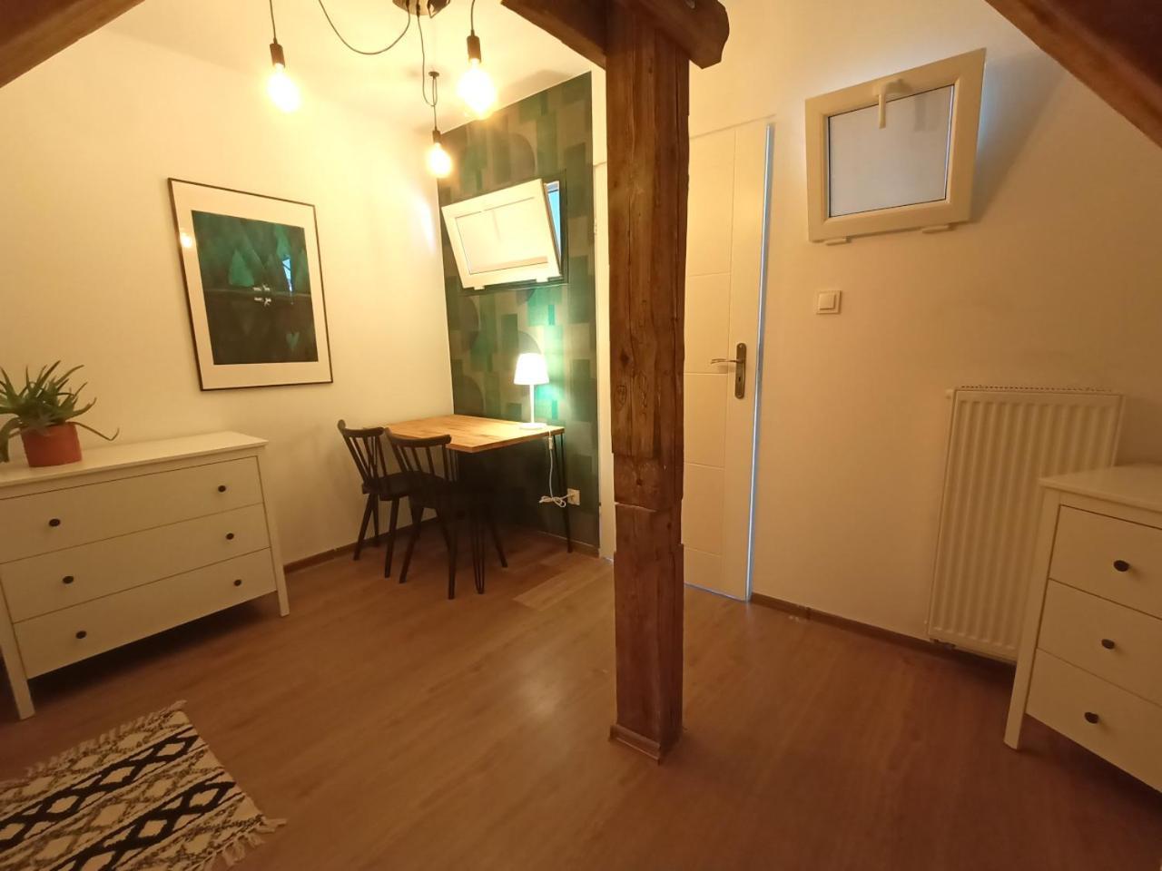 Lemuria Pokoje Hostel Chojnowska A Legnica Luaran gambar