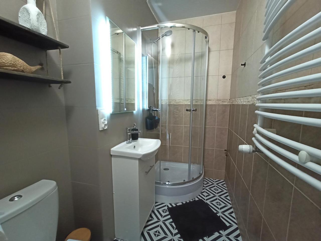 Lemuria Pokoje Hostel Chojnowska A Legnica Luaran gambar