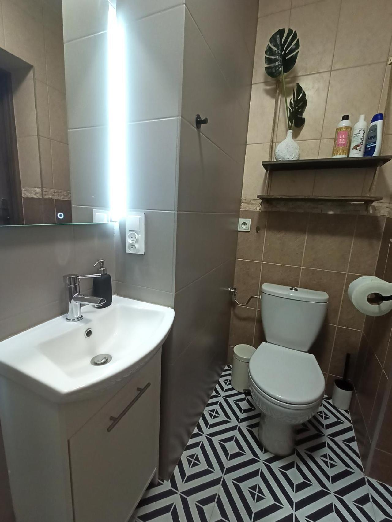 Lemuria Pokoje Hostel Chojnowska A Legnica Luaran gambar