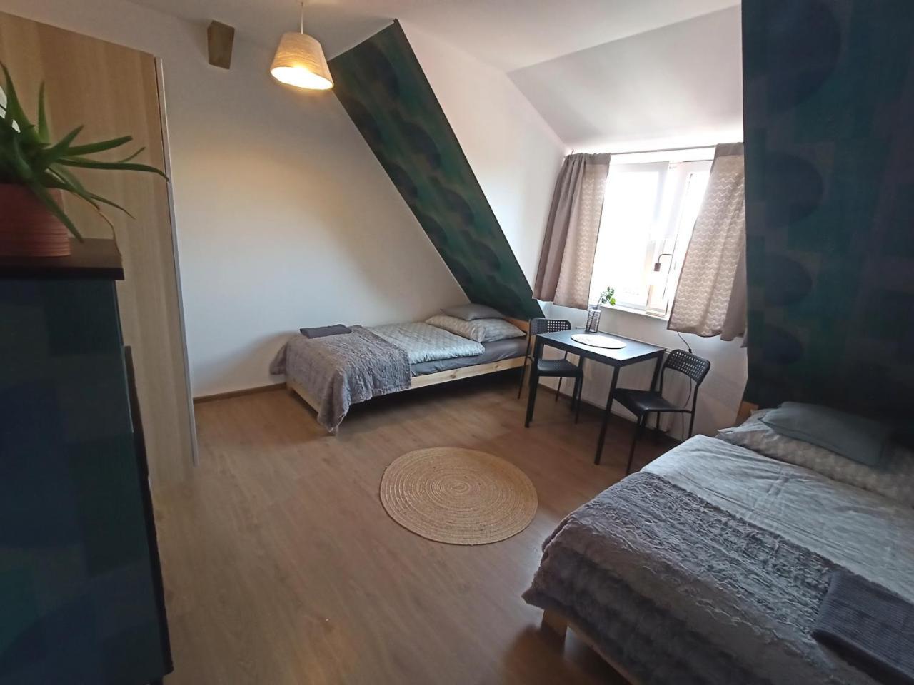 Lemuria Pokoje Hostel Chojnowska A Legnica Luaran gambar