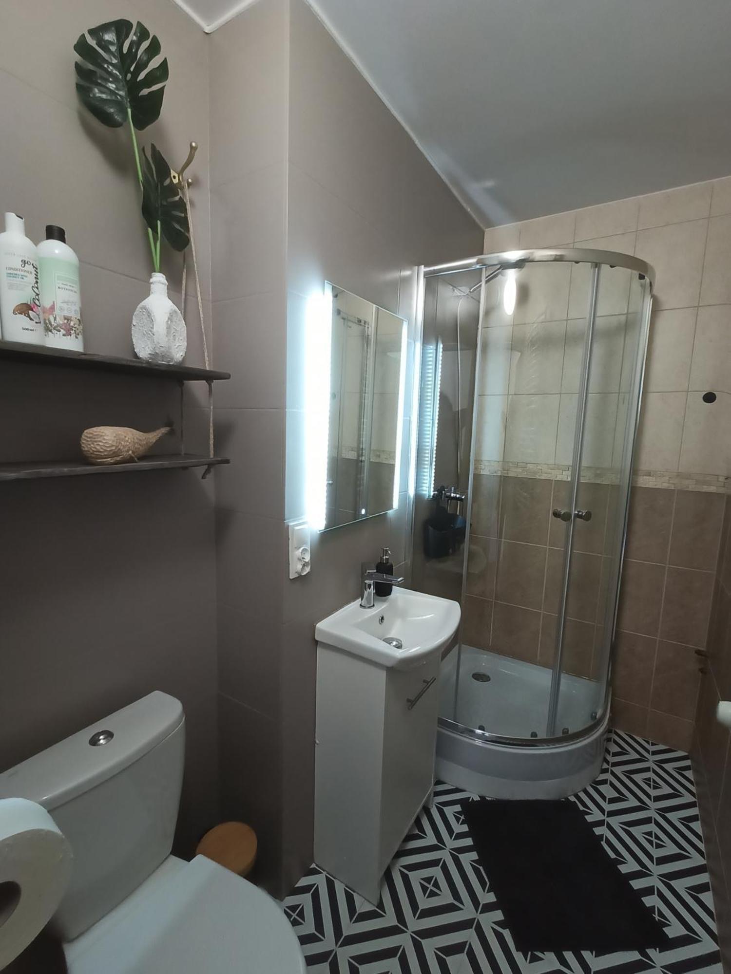 Lemuria Pokoje Hostel Chojnowska A Legnica Luaran gambar